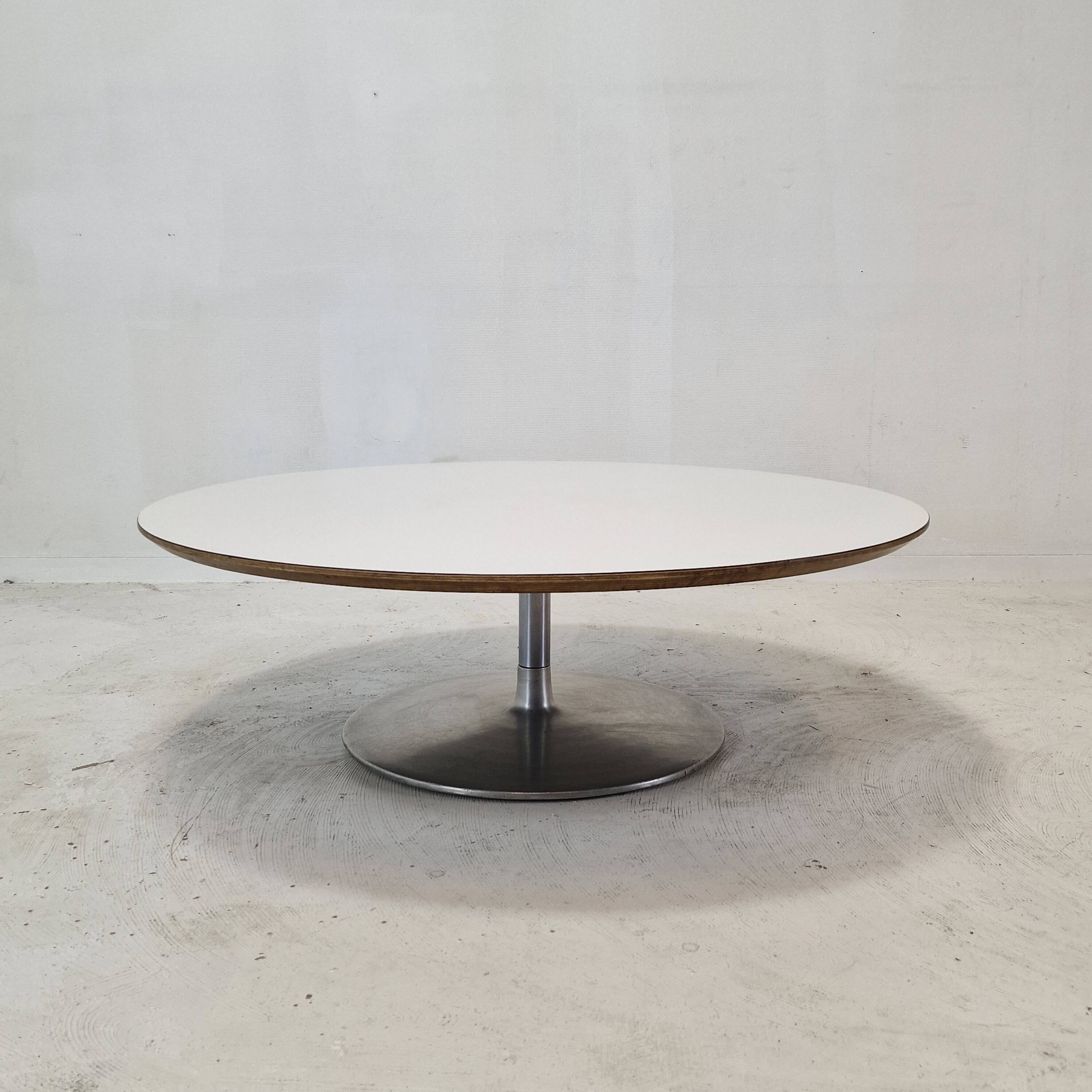 "Circle" Coffee Table by Pierre Paulin for Artifort, 1960s