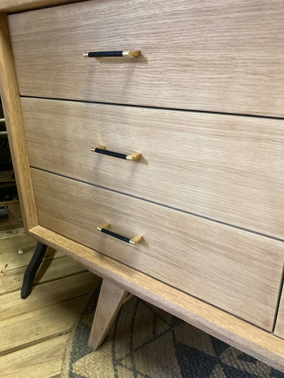 Buffet vintage ligne scandinave pieds compas