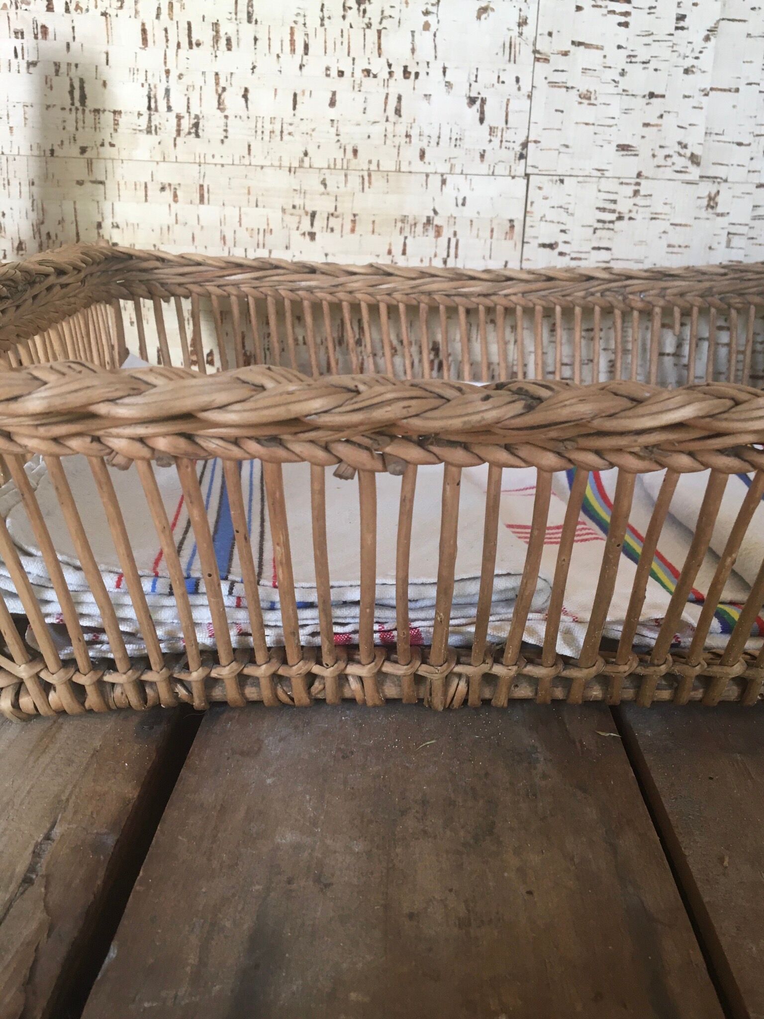 Rectangular wicker flat basket