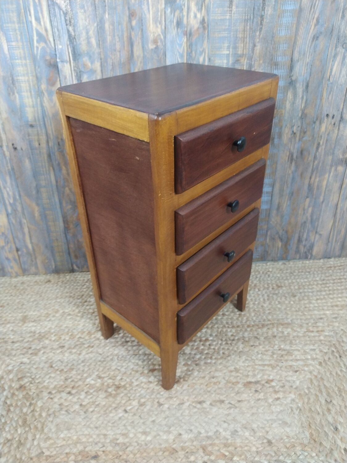 Wooden chest of drawers