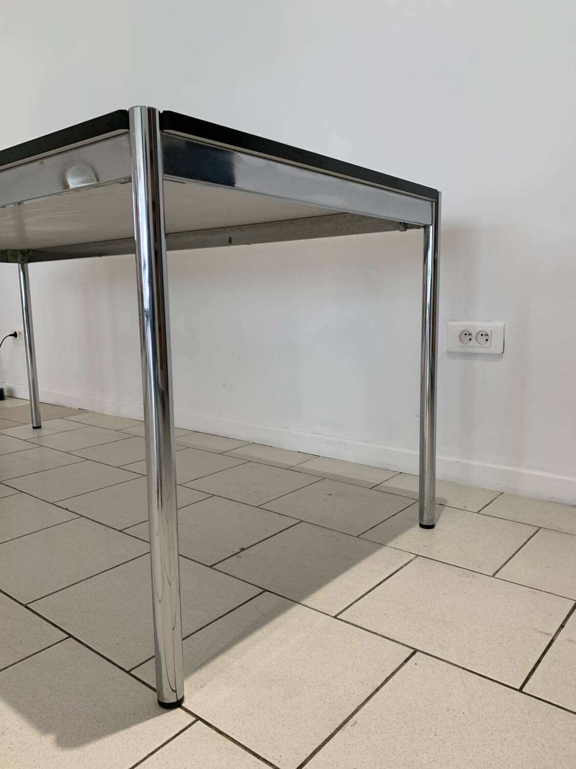 Table USM Haller Design