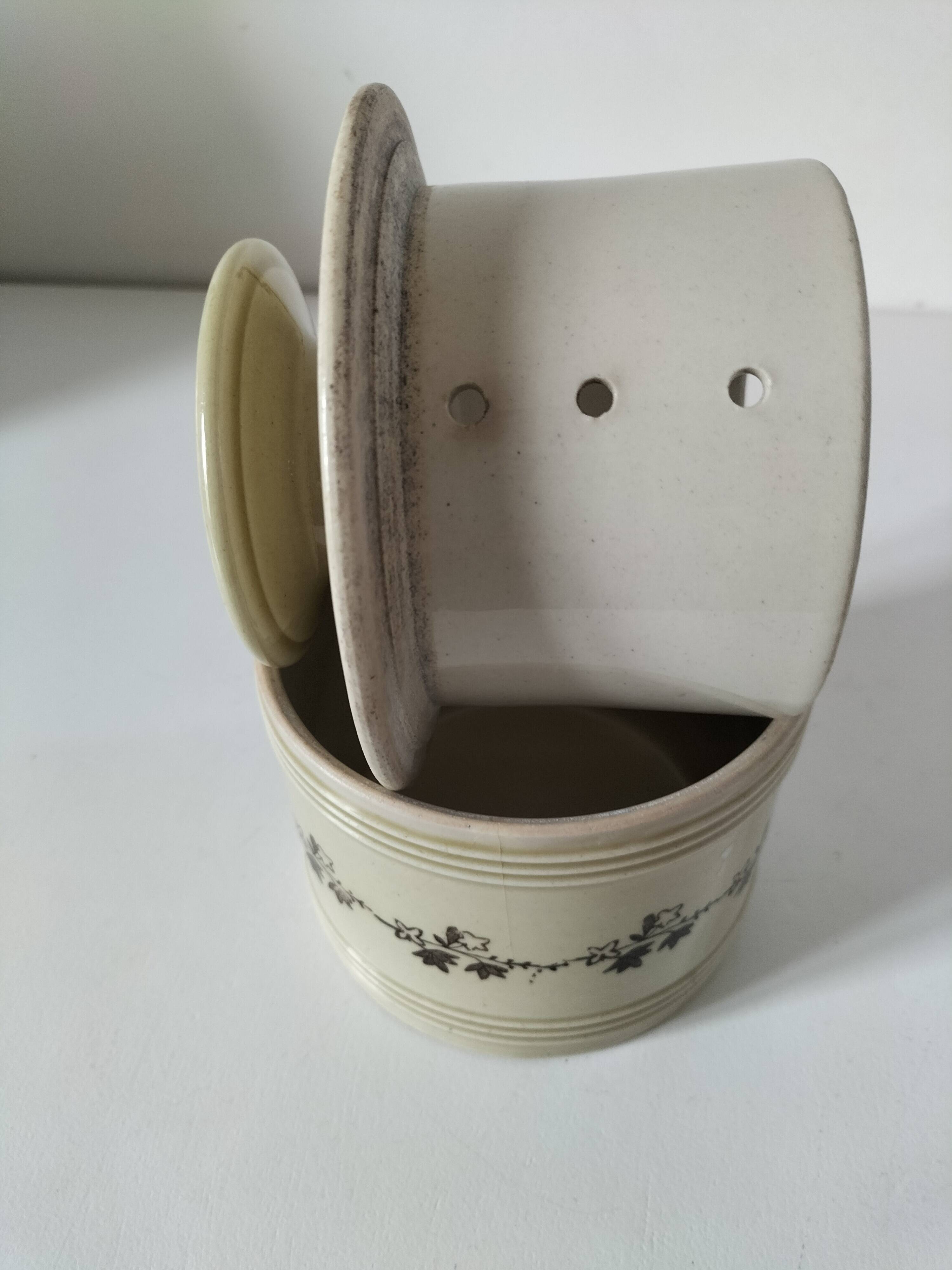 Beurrier à eau Saint-Uze Revol, décor lierre, modèle n°312, avant 1911