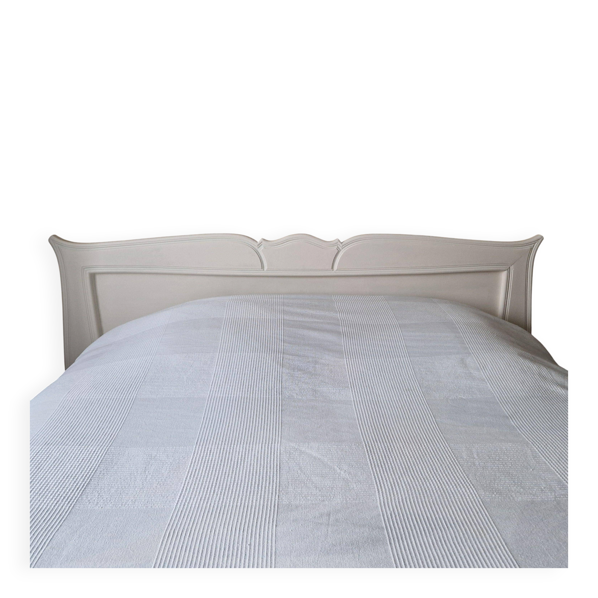 Large antique white wooden headboard, 190 cm wide.