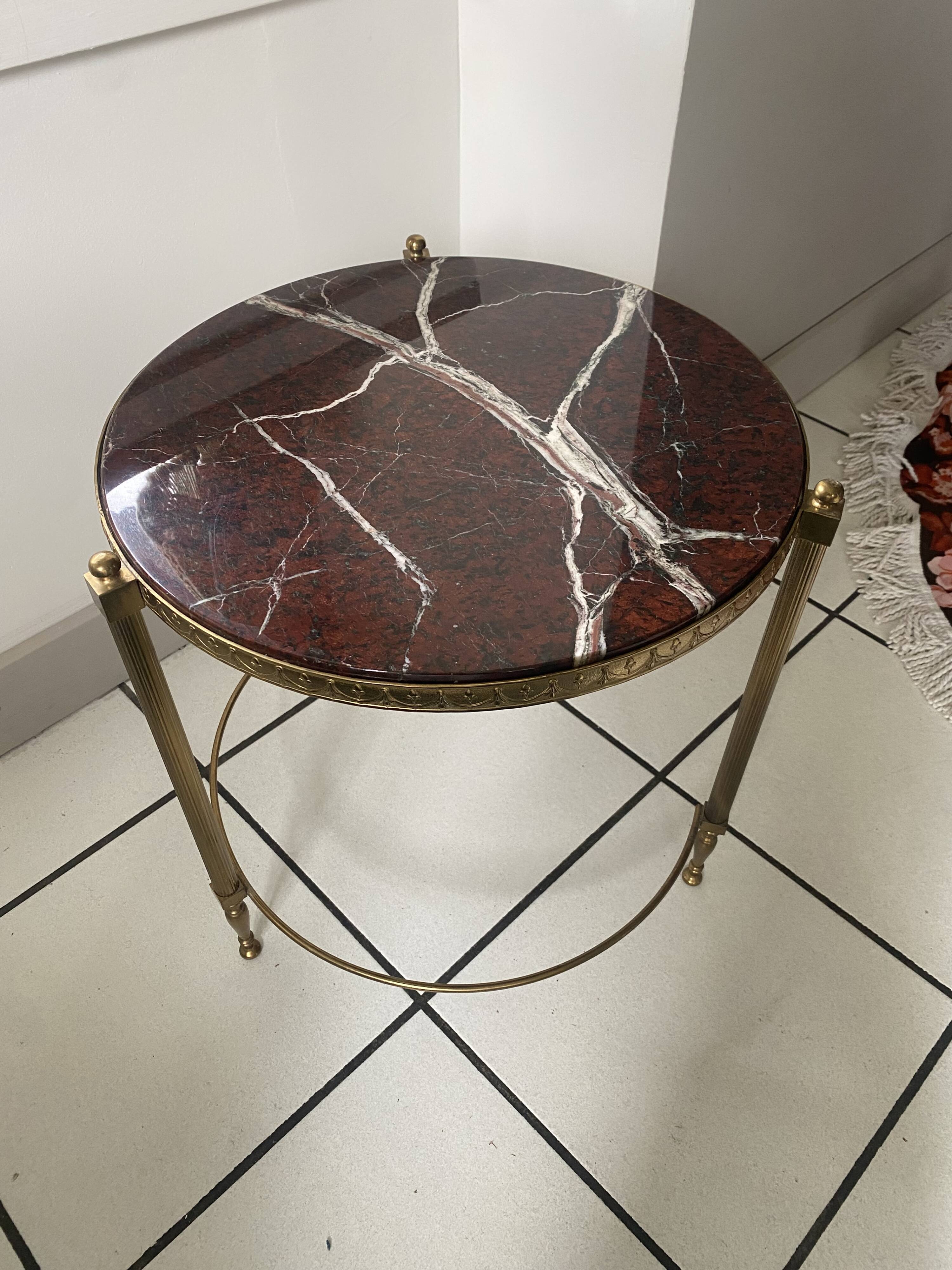 Pedestal table/Side table