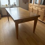 Solid ash table