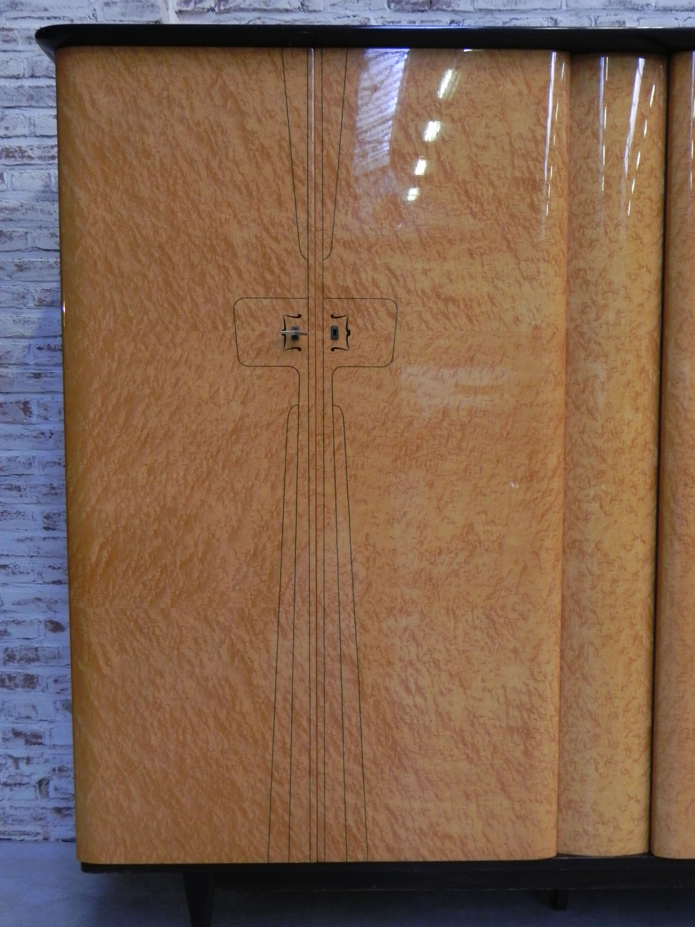 Wardrobe with 4 doors
