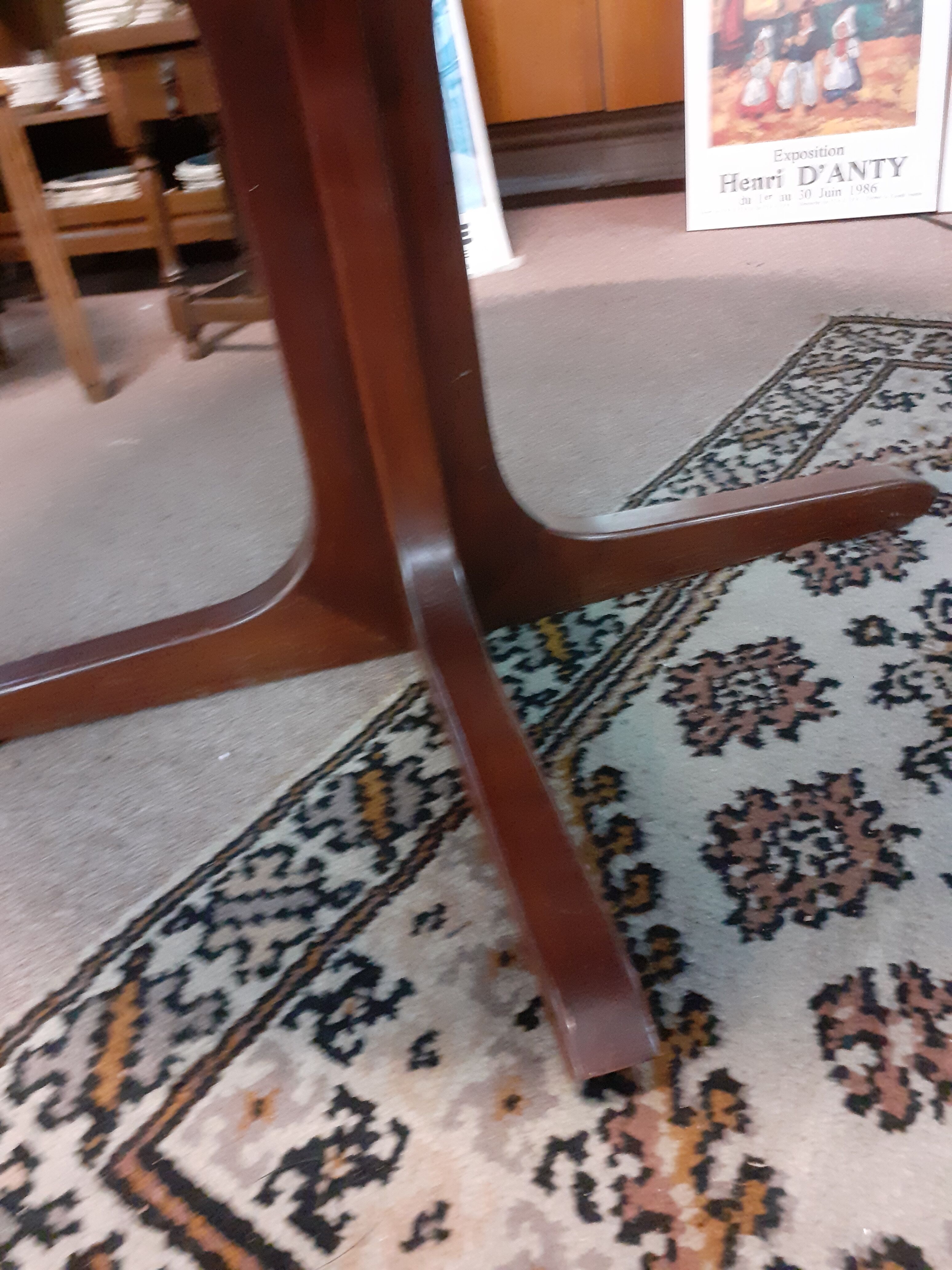 Vintage roundtable