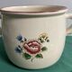 Pot shape pot with vintage ceramic lid floral decoration