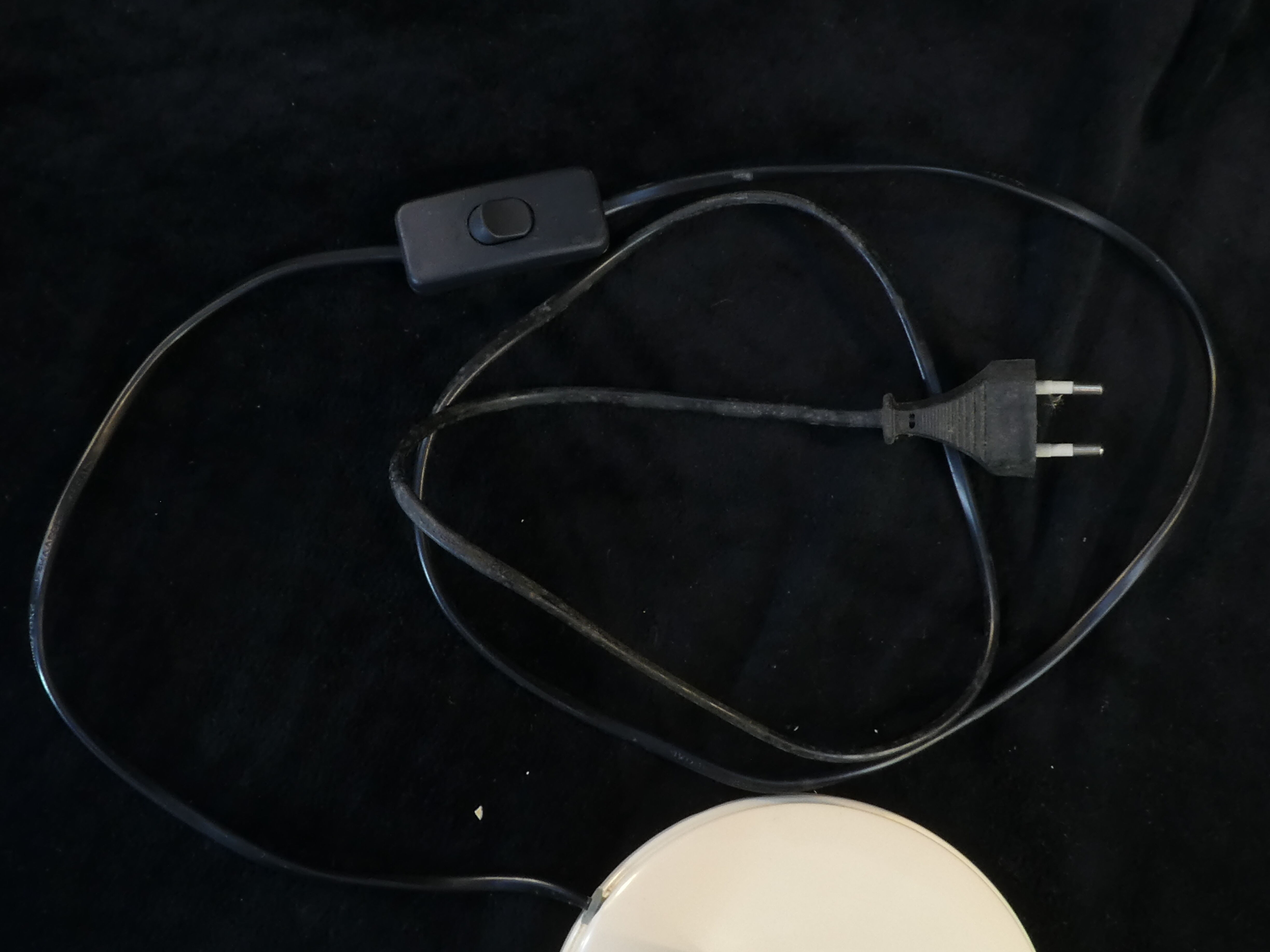 Vintage articulated desk lamp in beige metal years 70