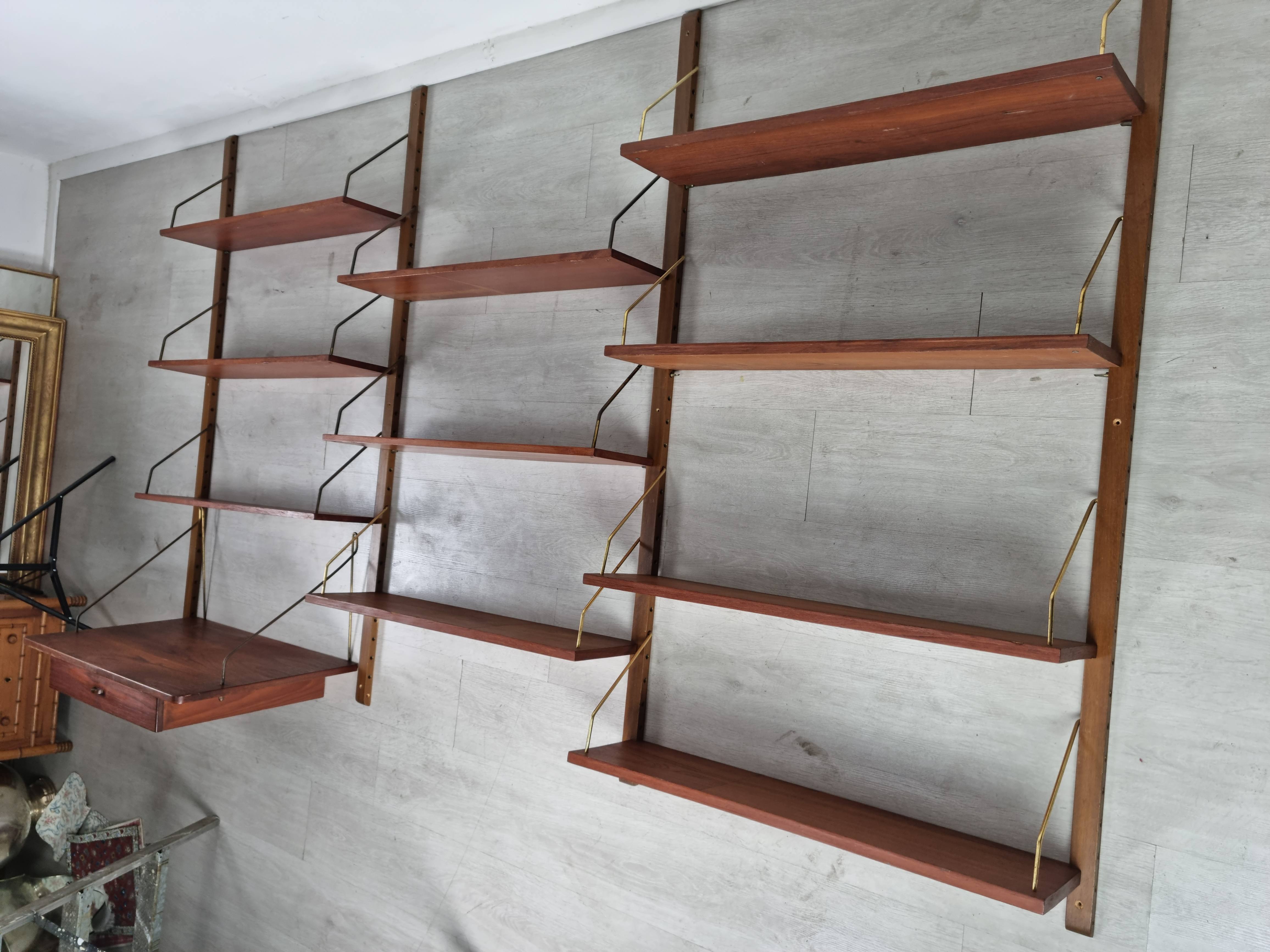 Wall shelf Royal cadovius poul system