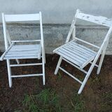 Set of folding chairs made of white patinated garden wood