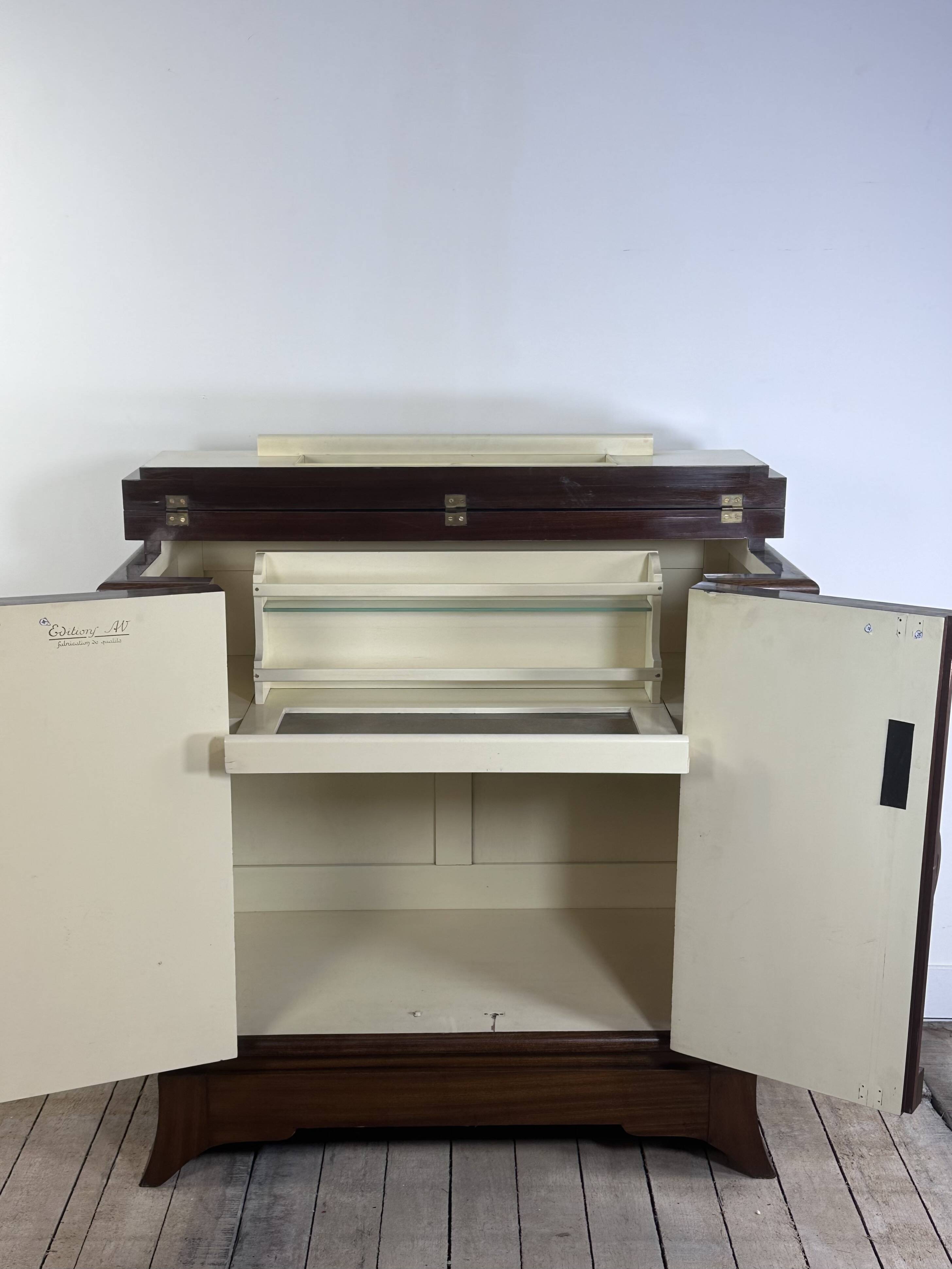 Meuble bar Art Déco en placage d'acajou édition AV, 1930