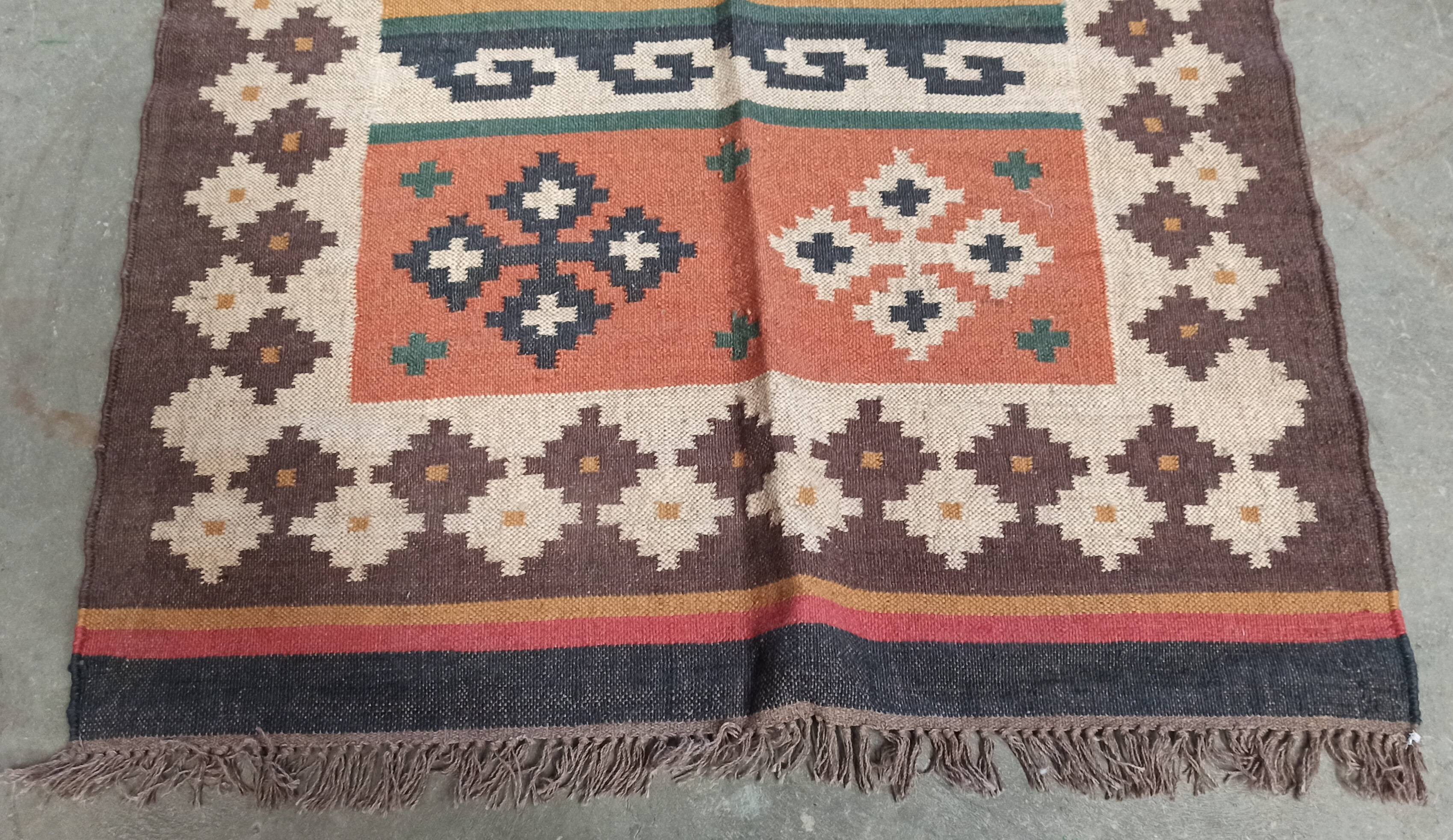 Kilim rug in jute and cotton. 125cm x 195cm