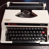 Machine à écrire portable olympiette spécial vintage