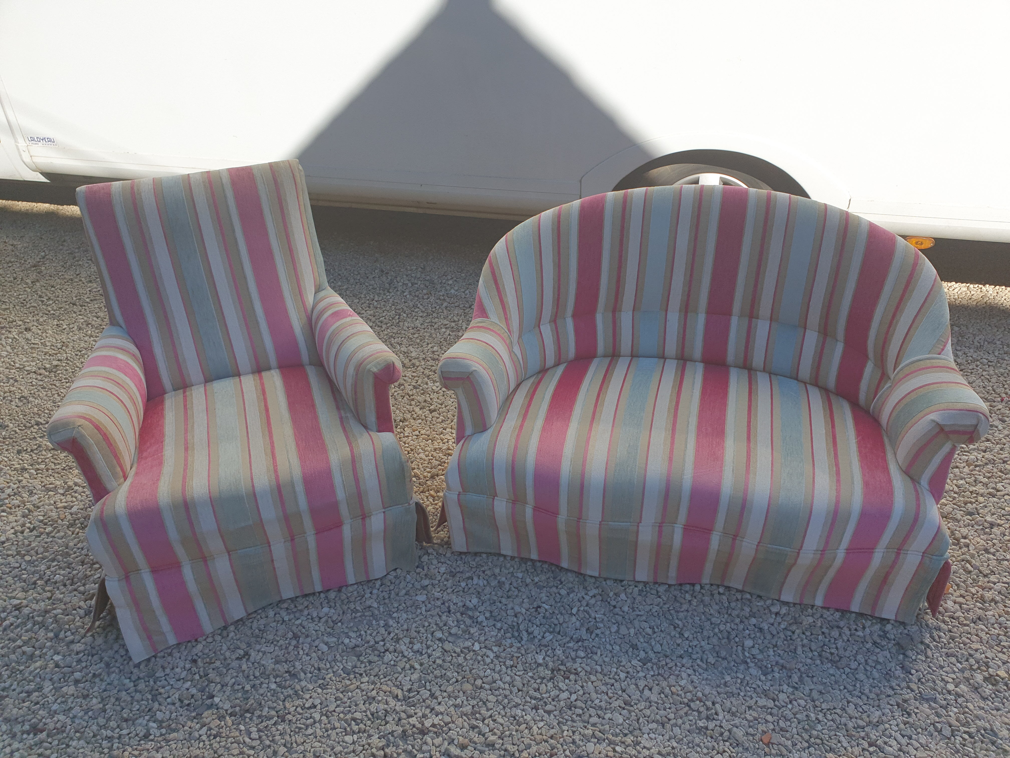 2-seater vintage sofa