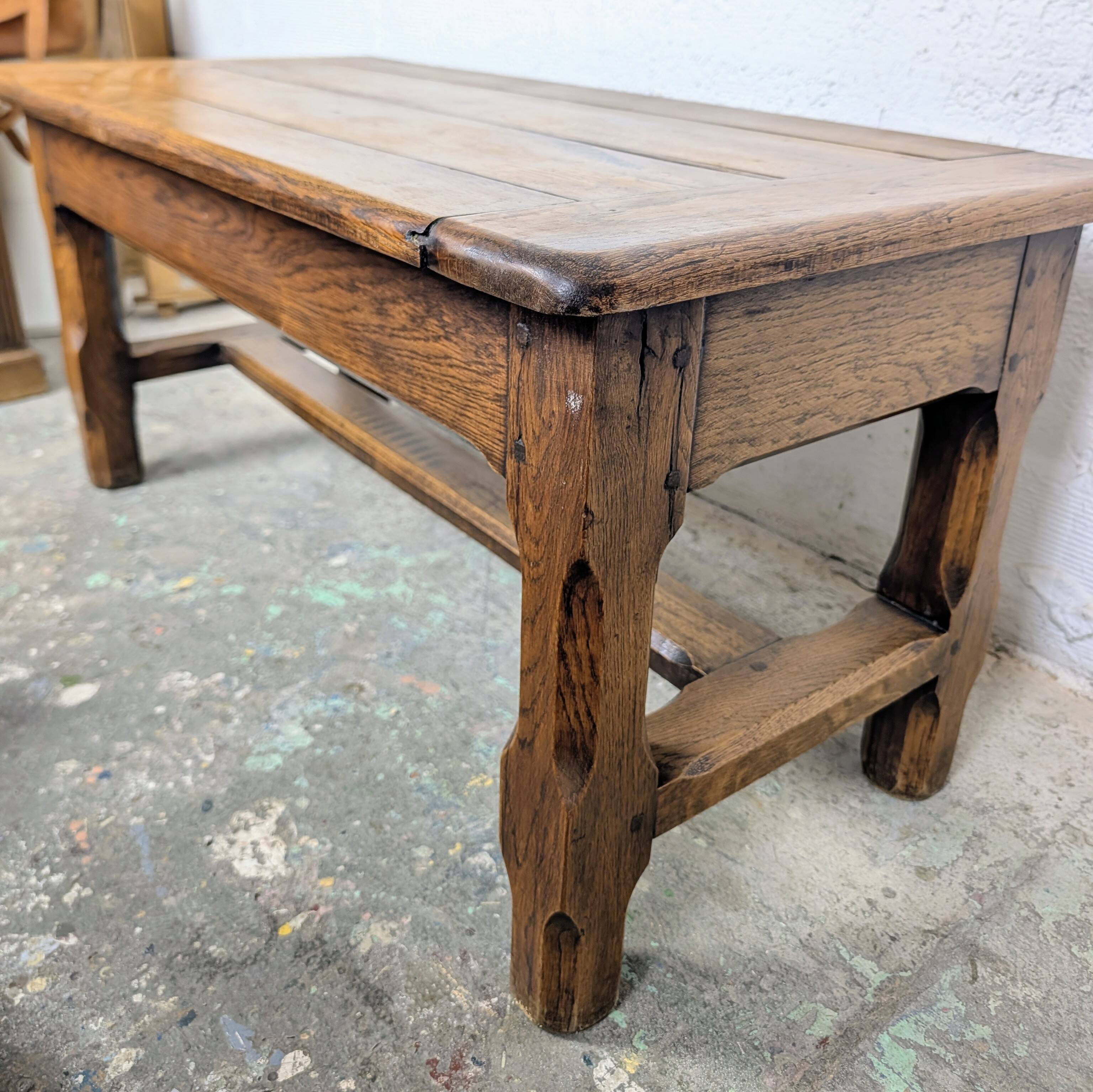 Farmhouse coffee table in solid oak