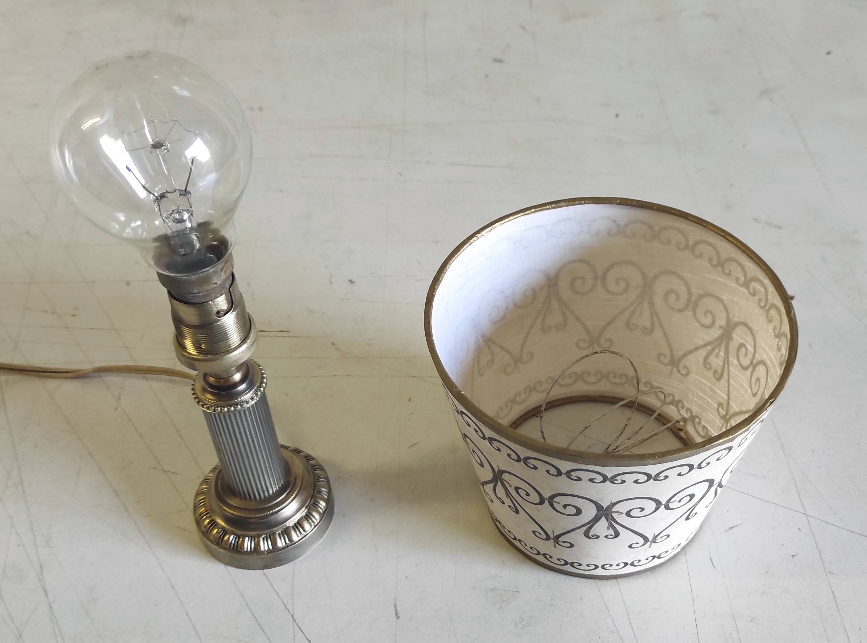 Lampe à poser en laiton doré - mid. XXeme