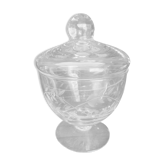 Boite à bijoux vintage en verre ciselé de rinceaux feuillagés sur piédouche avec couvercle