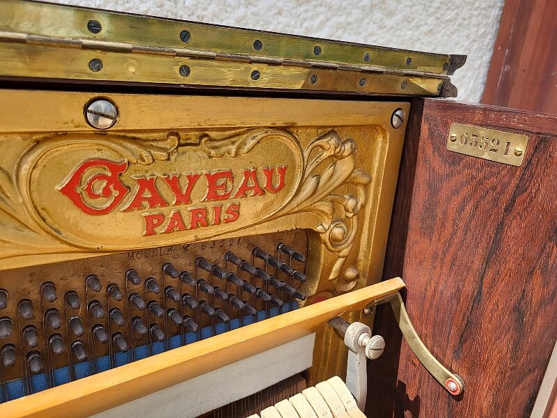 Old piano gaveau paris