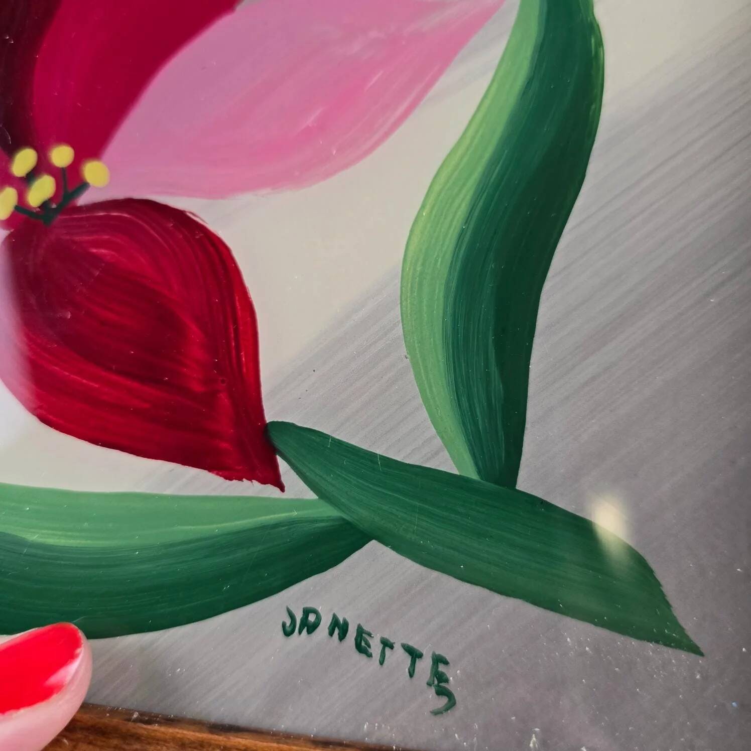 Vintage wooden and glass platter hand-painted – Stylised flower signed Janette