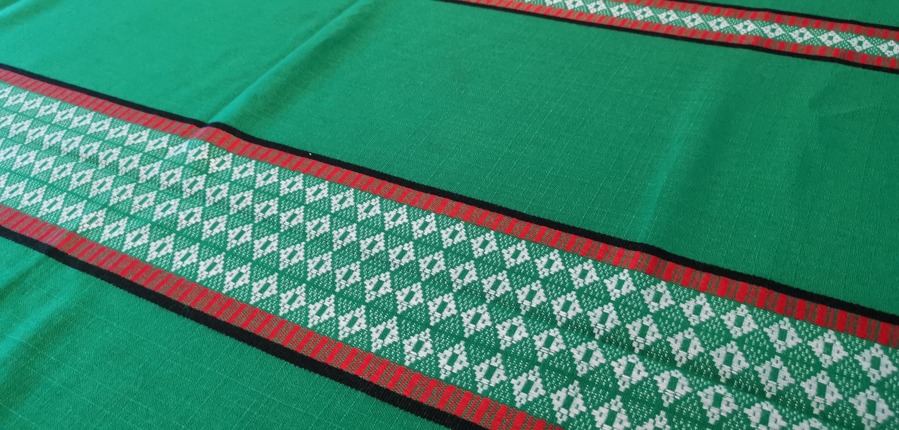 Basque green tablecloth and its 12 napkins