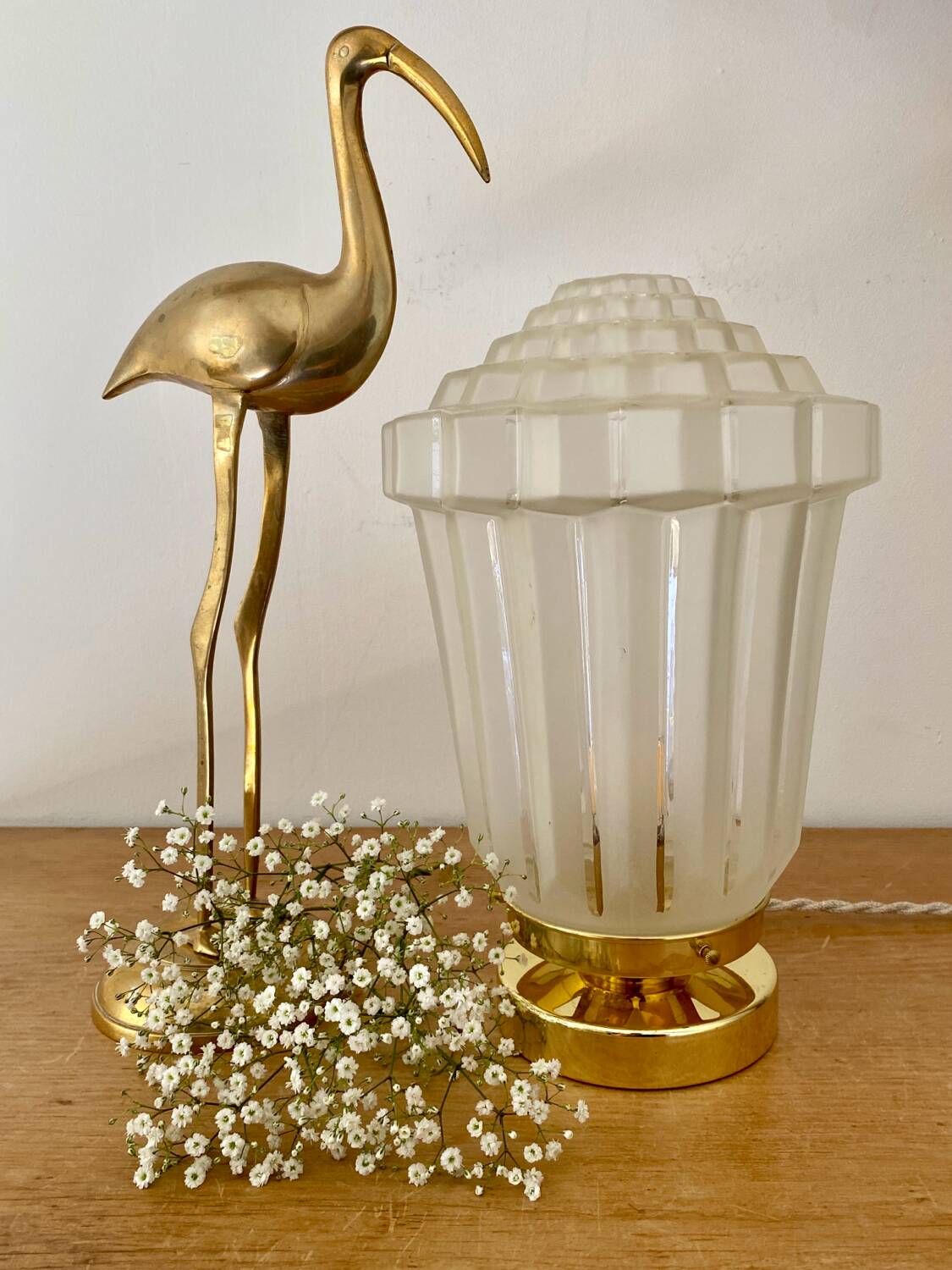 Vintage art deco globe table lamp in frosted glass
