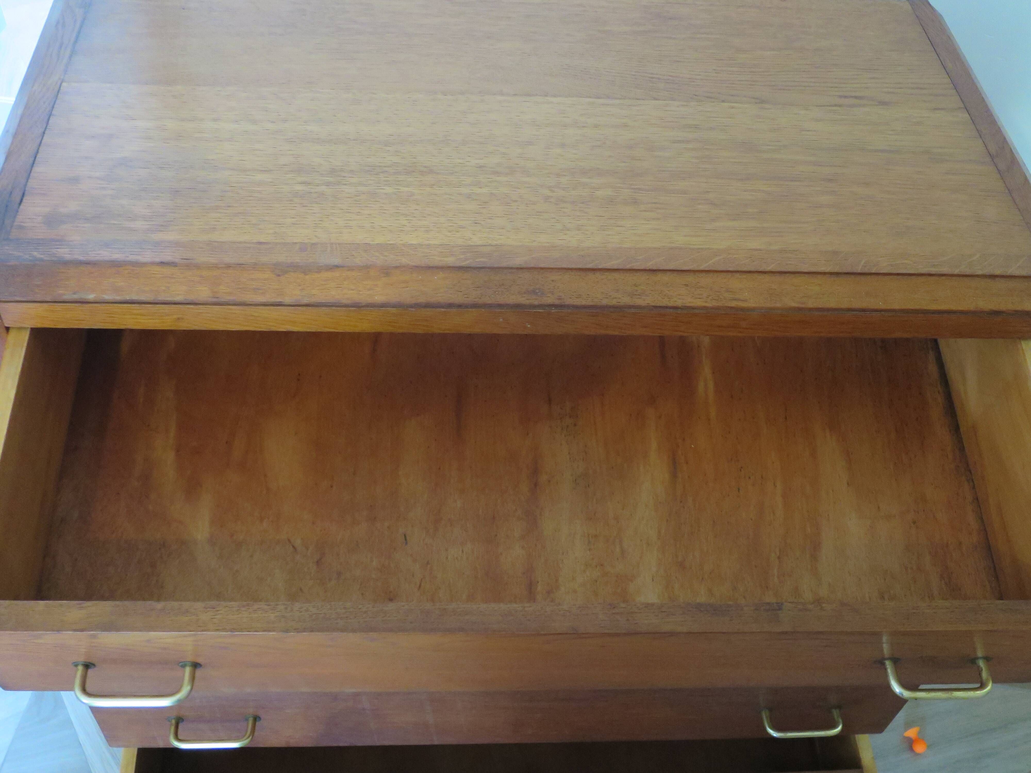 Pretty vintage chest of drawers - 4 drawers - 1960s - refined Scandinavian style - medium oak color