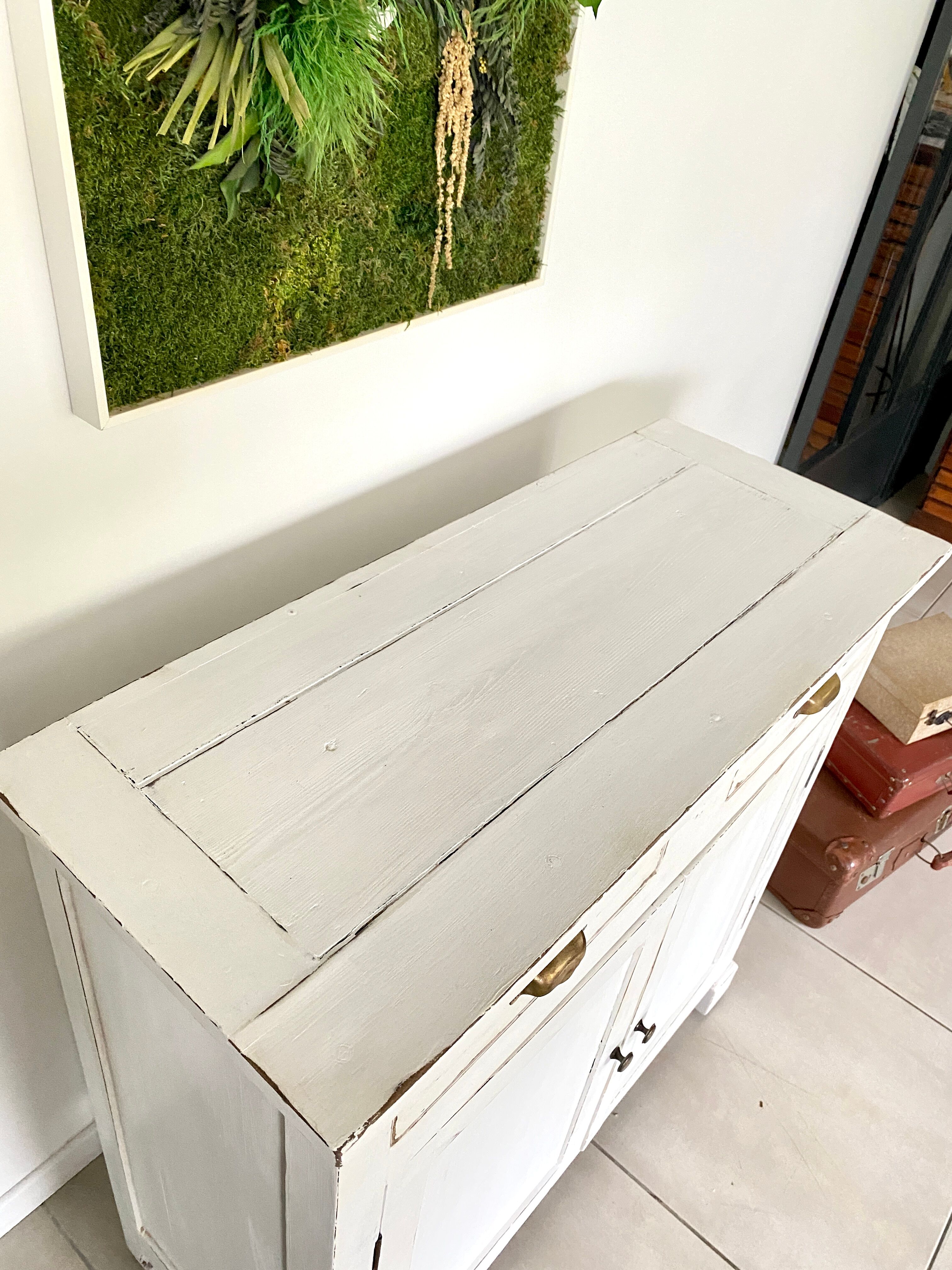 White Parisian buffet