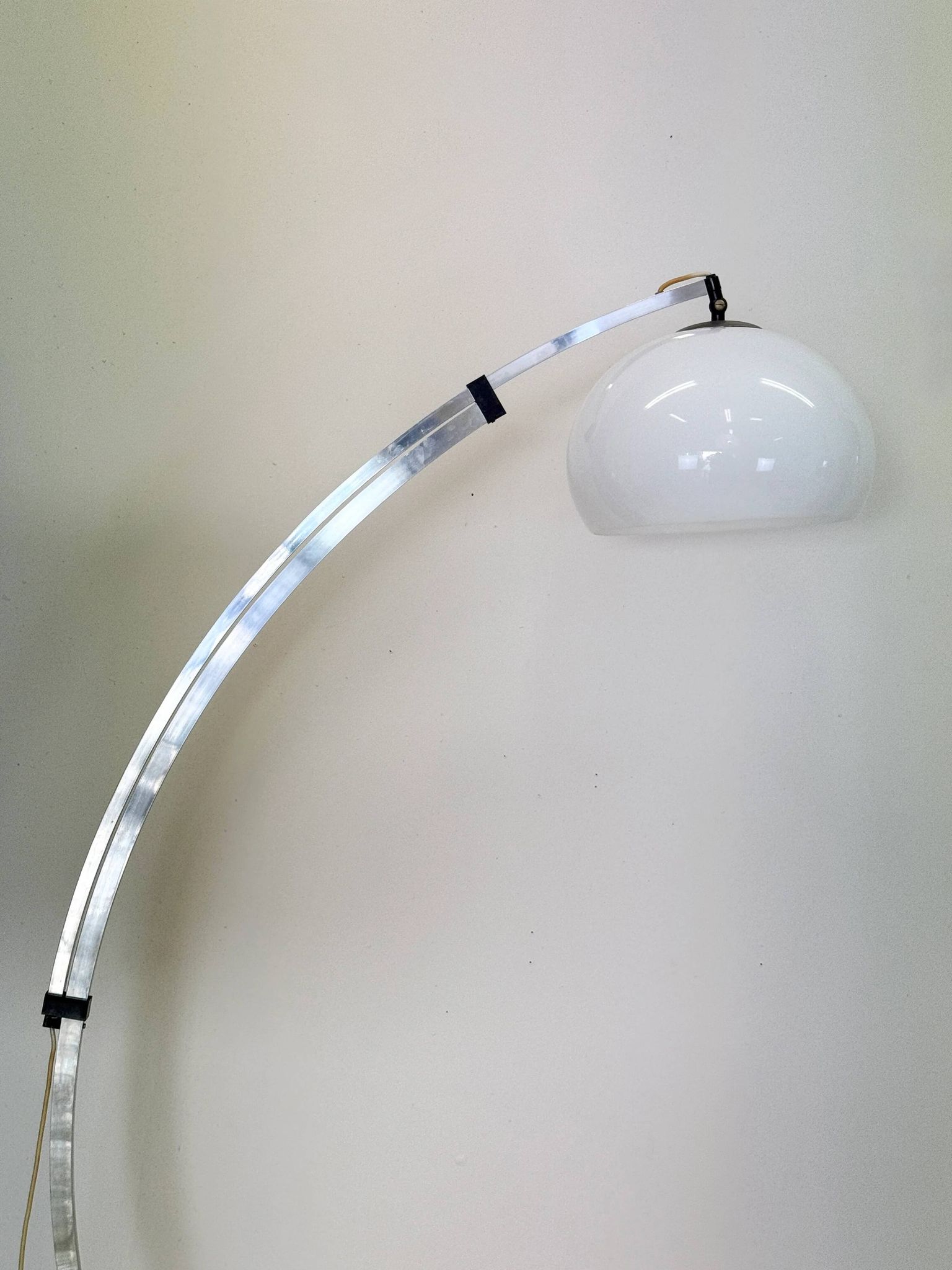 Lampadaire "arc" télescopique — Guzzini, Italie, 1970s