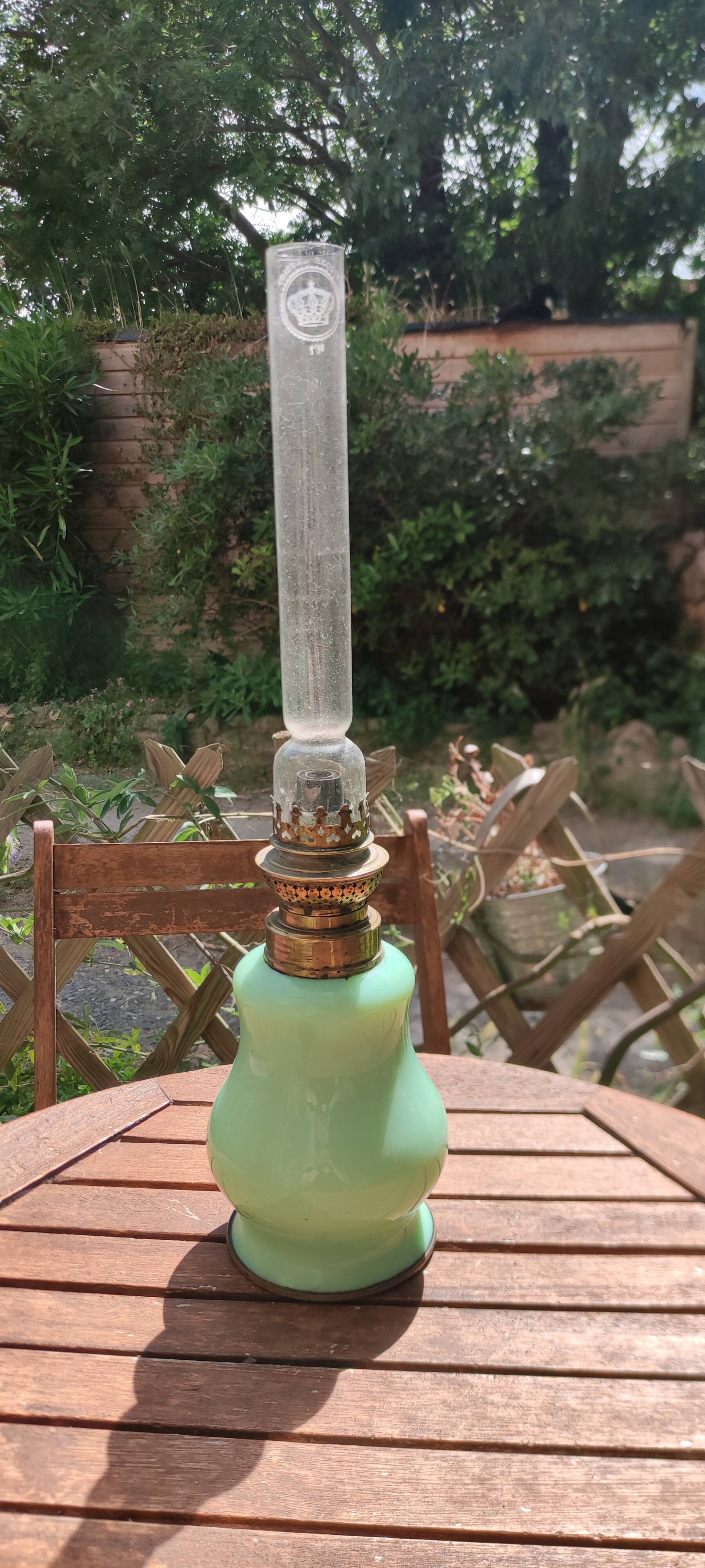 Set of 2 opaline lamps