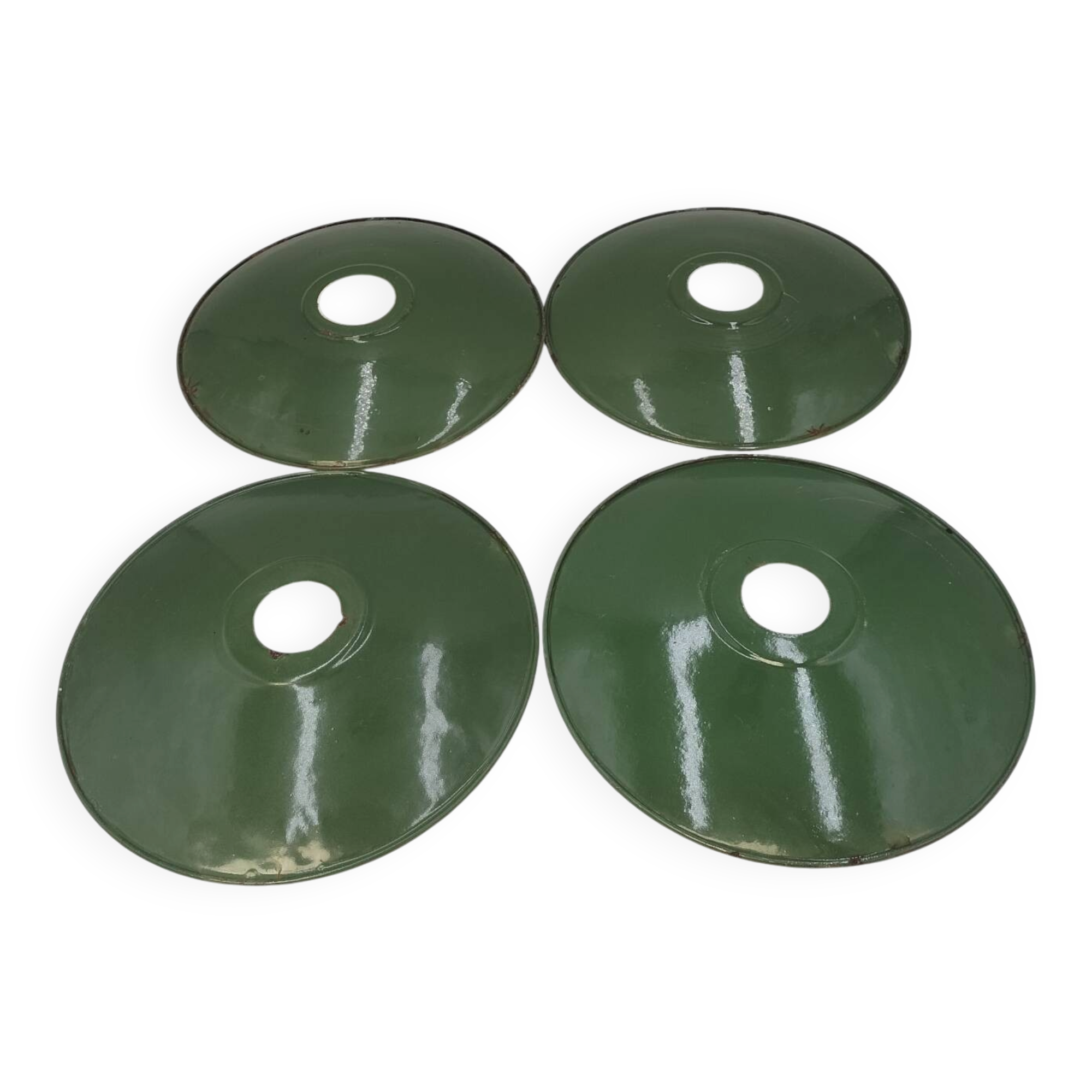 Enamelled sheet metal lampshade