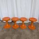 Ensemble de 4 tabourets vintage en forme de champignon “Jurček” par Meblo, orange rétro des années 1960 – Spa