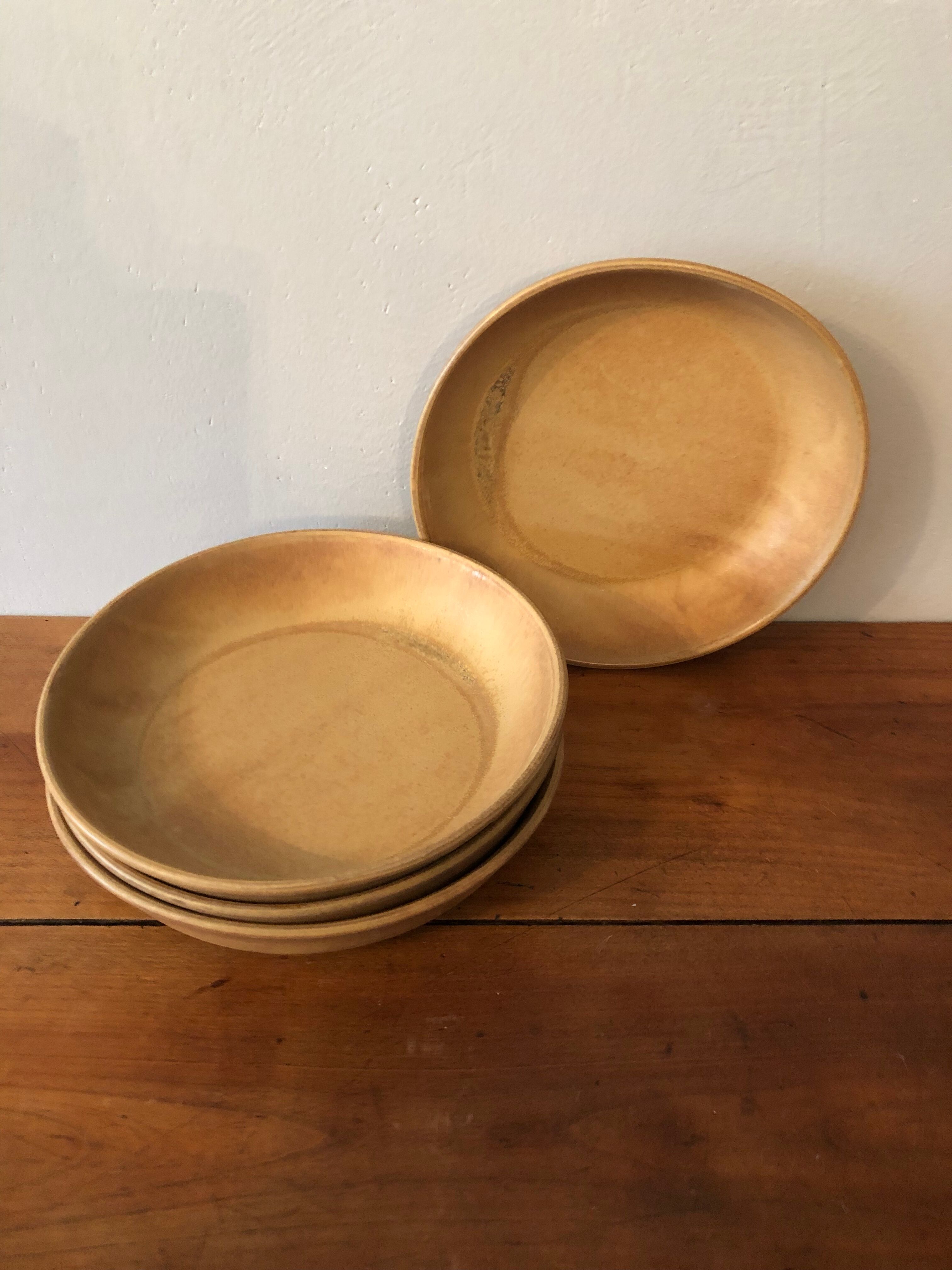 4 hollow sandstone plates