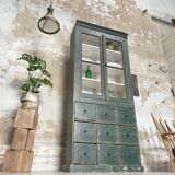 Furniture of trade showcase, around 1900.