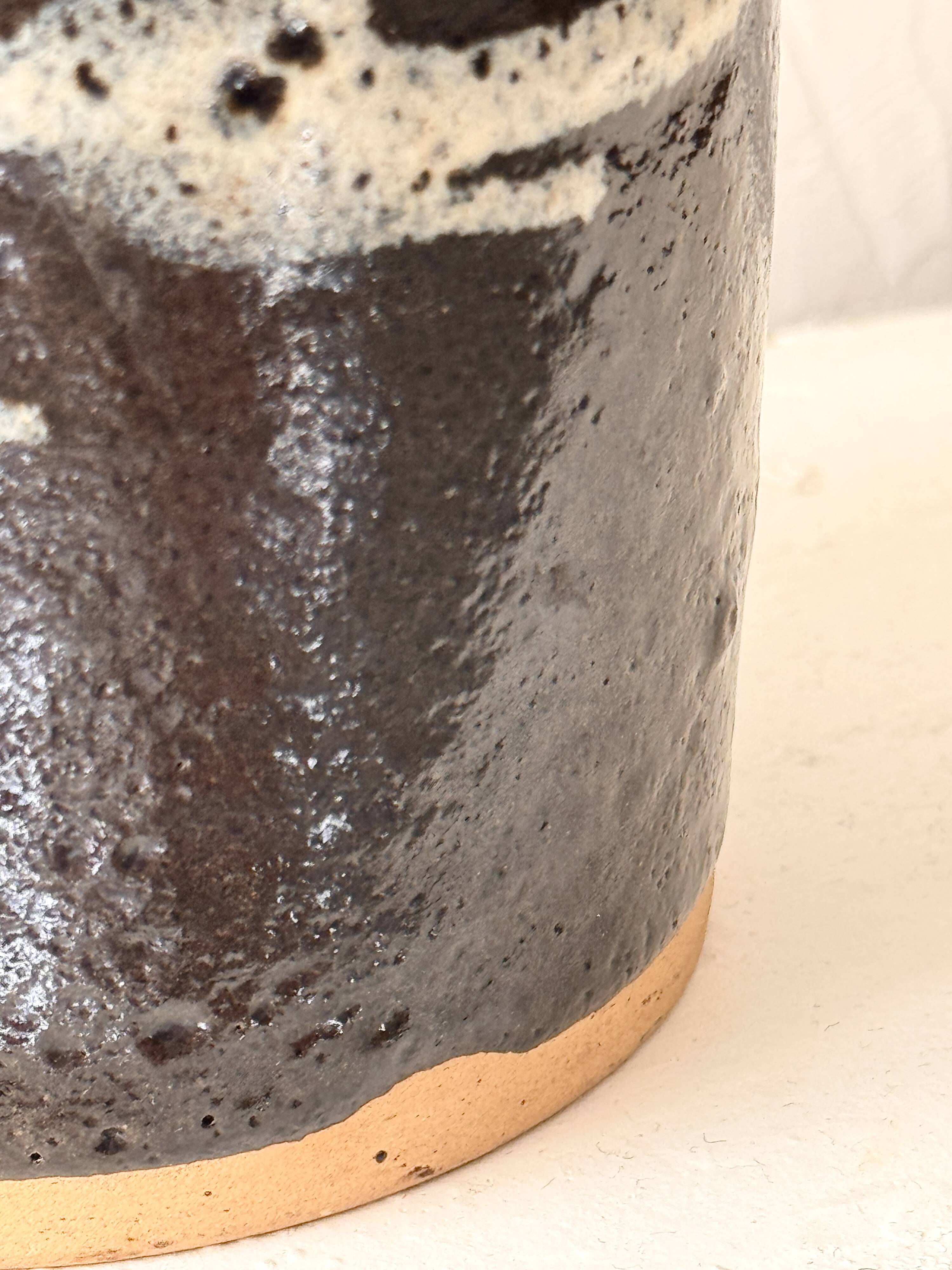 vase en grés émaillé, signé PQV France vers 1970