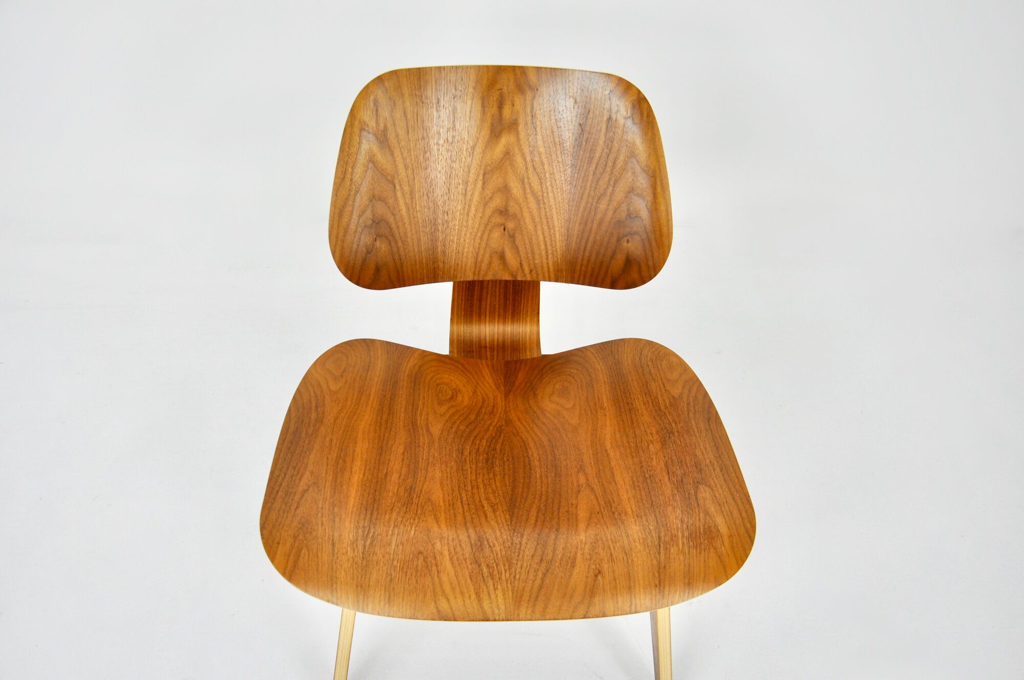 LCW plywood lounge chair By Charles Eames for Herman Miller, 1950S