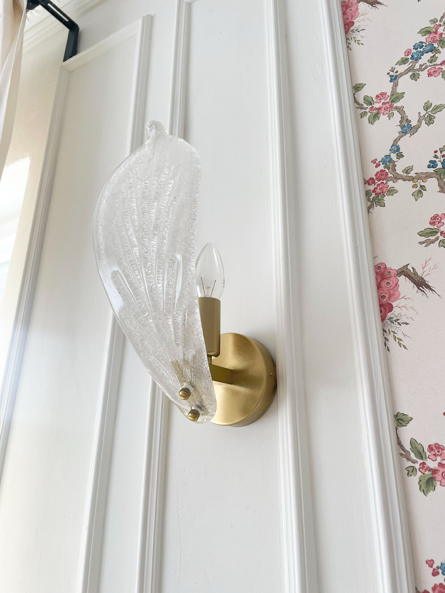 White Murano glass leaf wall light