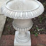 Set of planters: clasp and cast iron pots