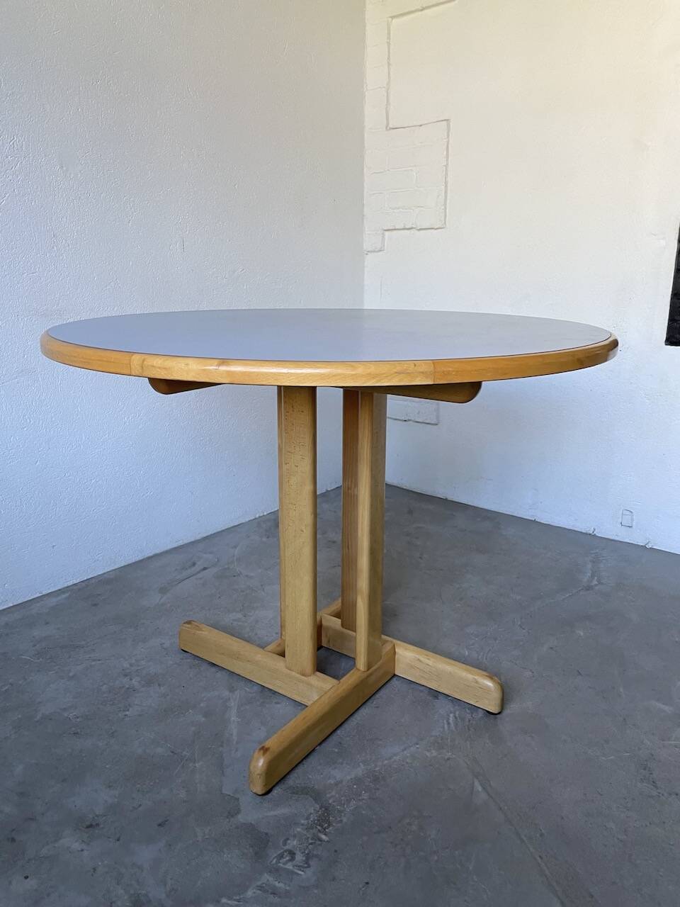 80s round beech table