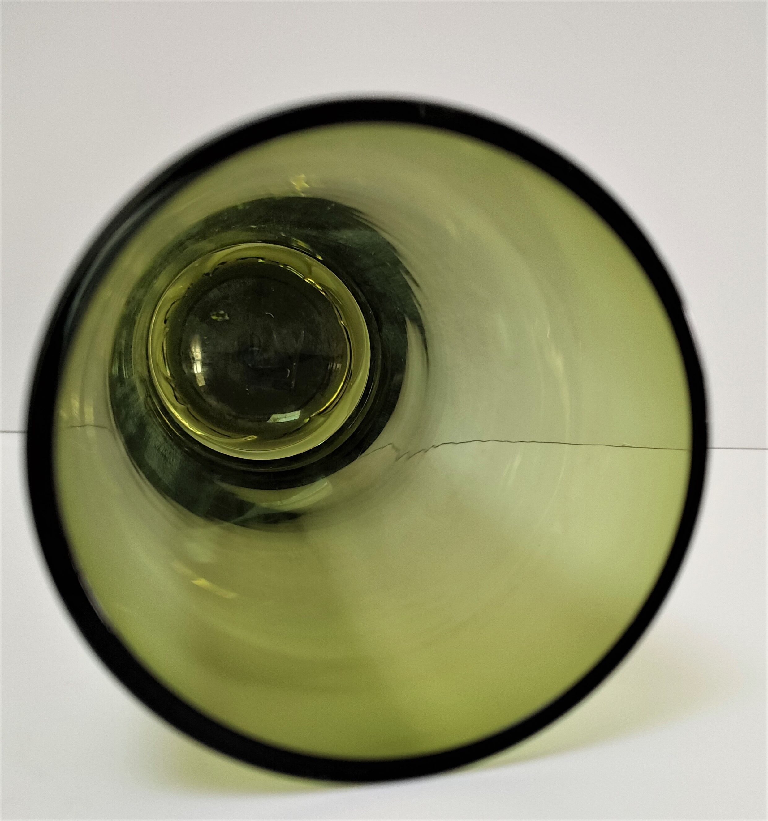 Cylindrical vase green glass Scandinavian design 70s