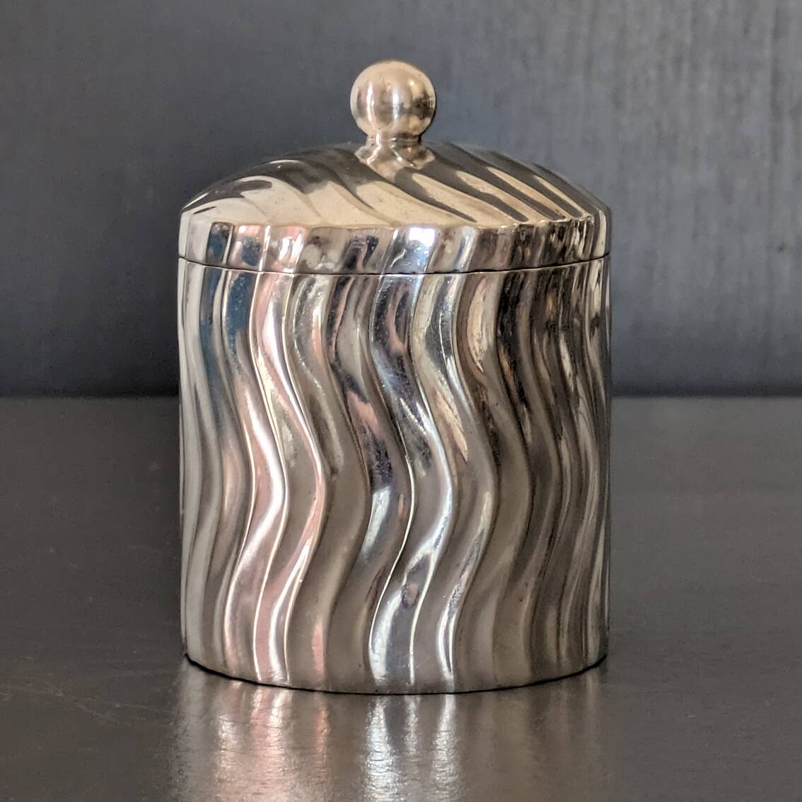 Sucrier / boîte en argent EPNS martelé
