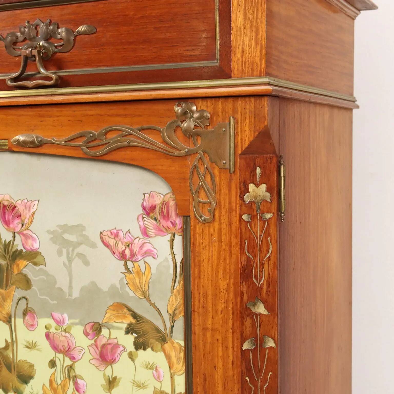 Antique Art Nouveau display cabinet in mahogany, Italy, 19th century.