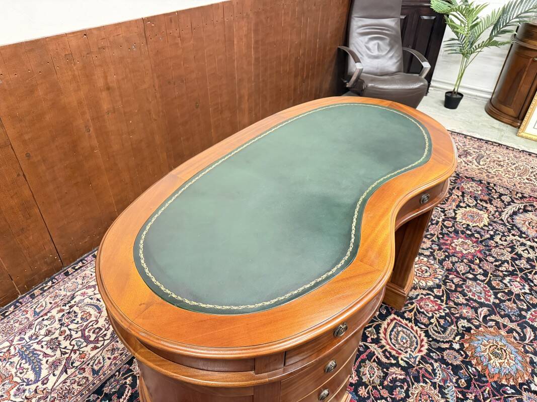 English Classic Kidney Shaped Chesterfield Desk
