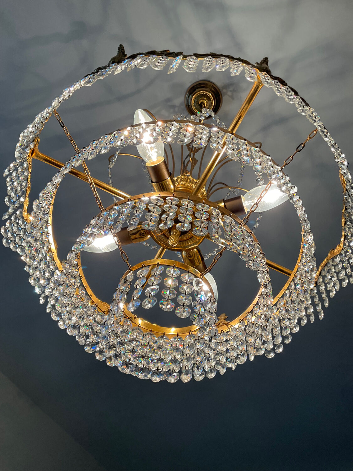 Waterfall chandelier in gilded bronze and crystal tassels