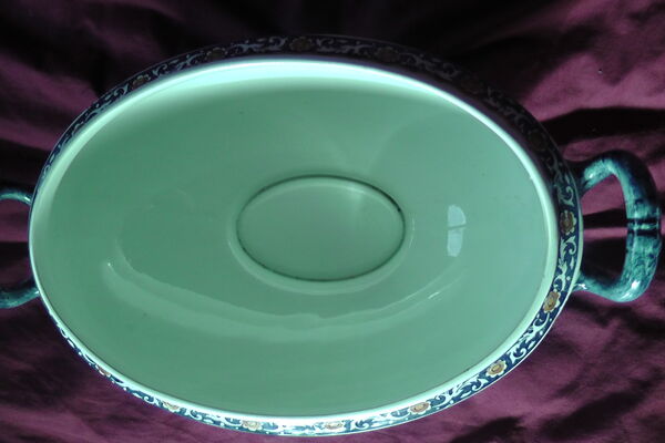 Soupière et plat de service en faïence de Gien XXe