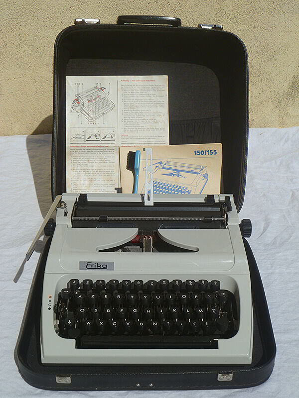 Erika 150 typewriter