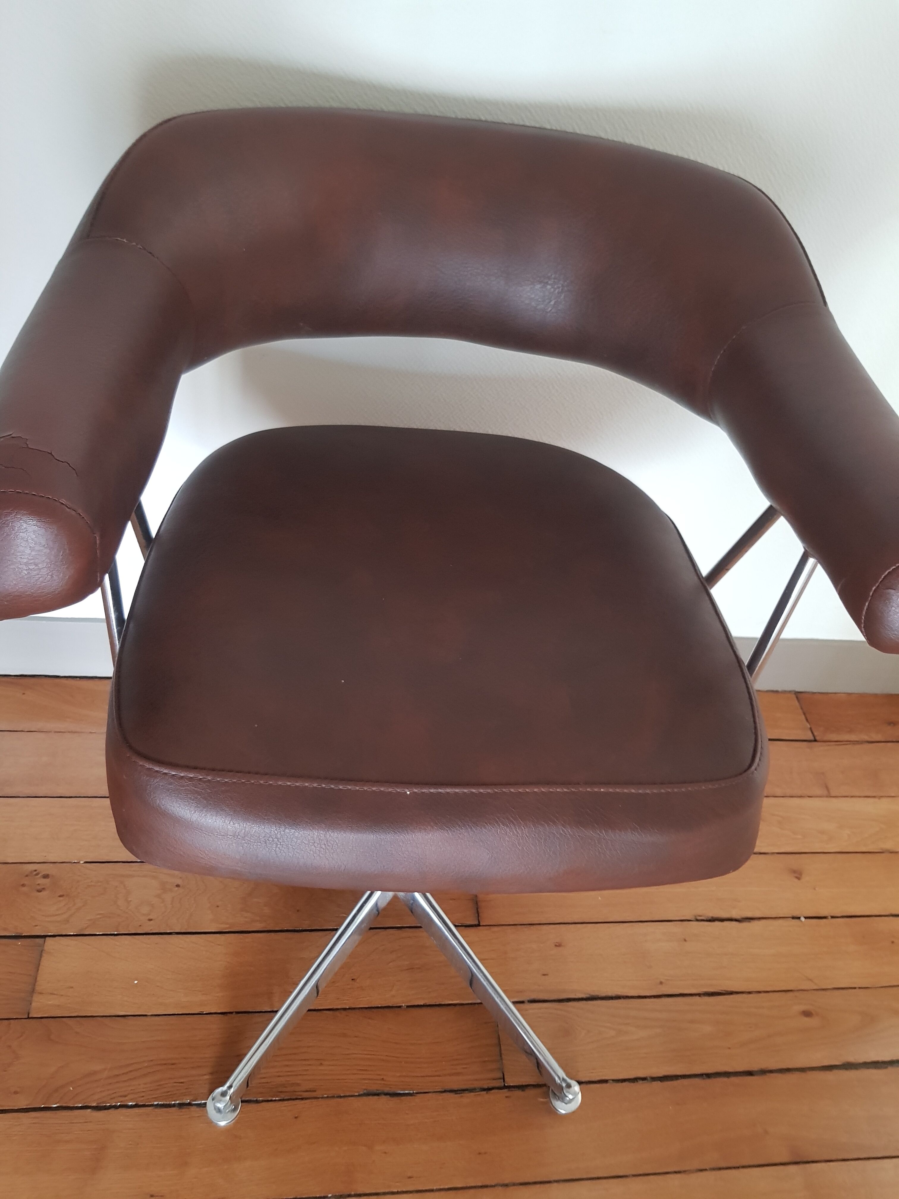 Leather barber chair
