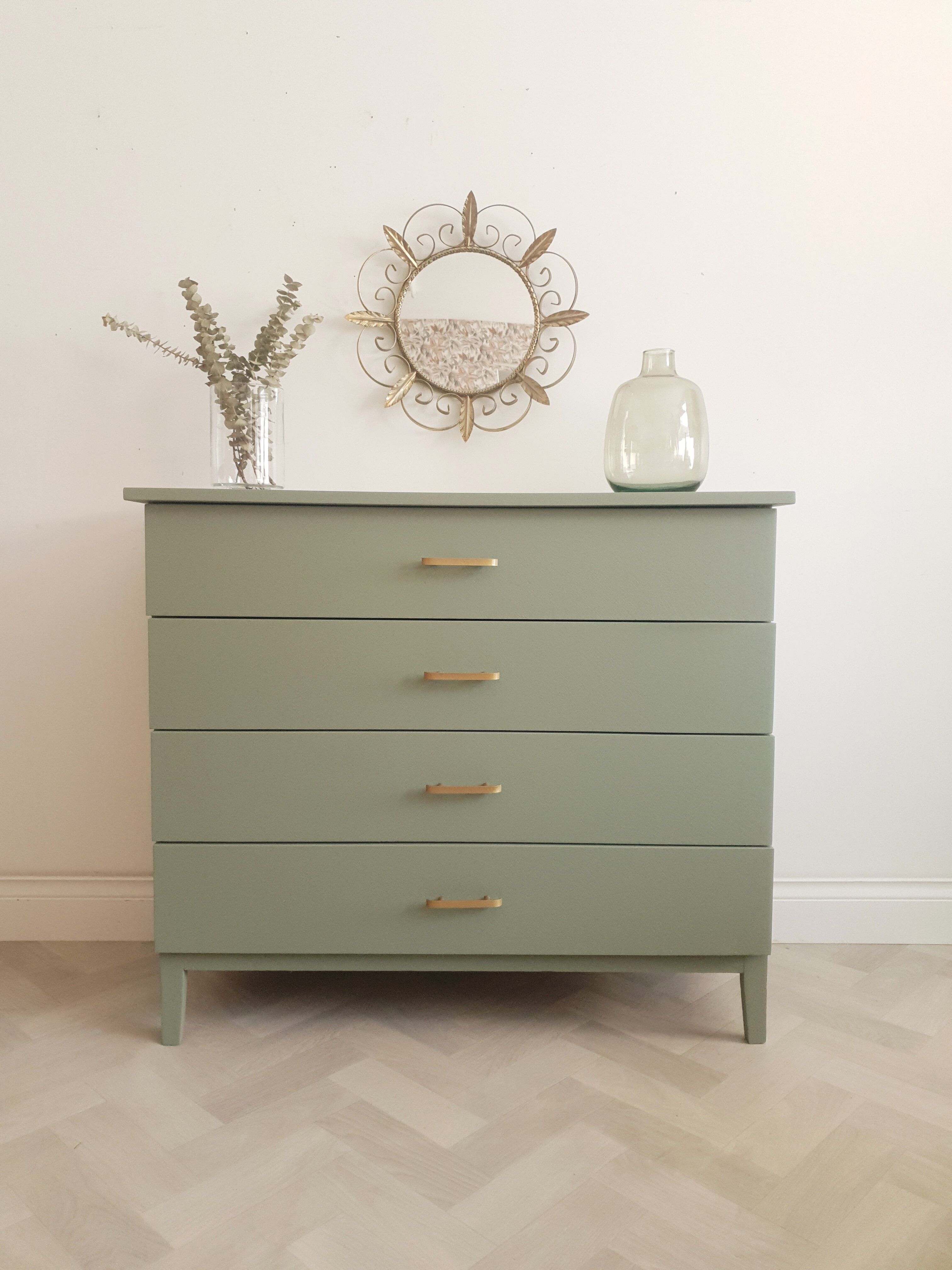 Grey Green Commodity