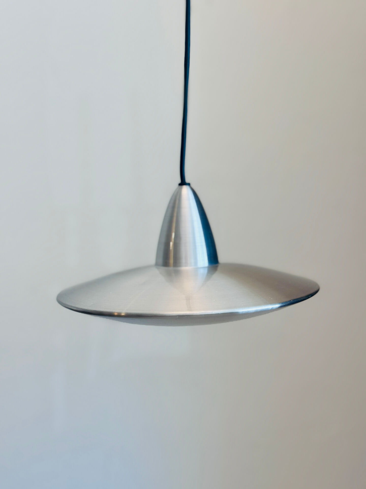 Vintage aluminium ufo hanglamp Hala Zeist