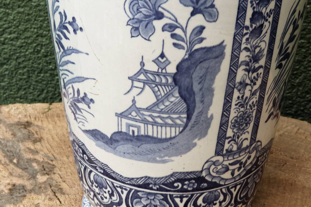 Gien baluster vase, Japanese decor